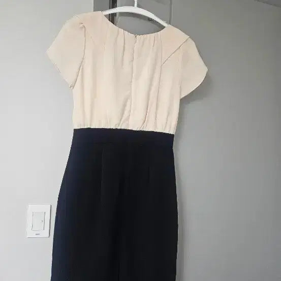 [BUNJANG] Lynn Ivory and Black Combination Dress Size 55 / 린 LYNN 원피스 55 사이즈