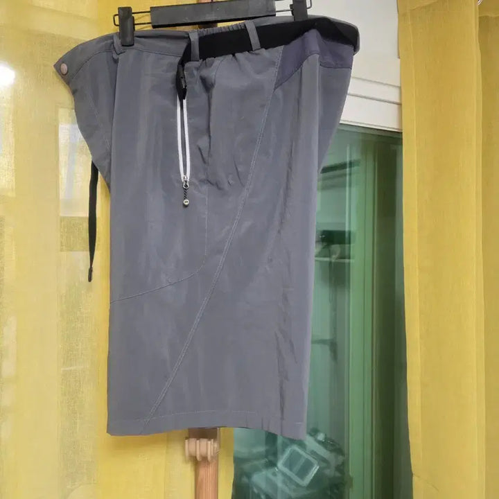 [BUNJANG] Mountain Equipment Gray Shorts with Belt Size 38 / 마운틴이큅먼트 반바지 그레이 벨트포함38
