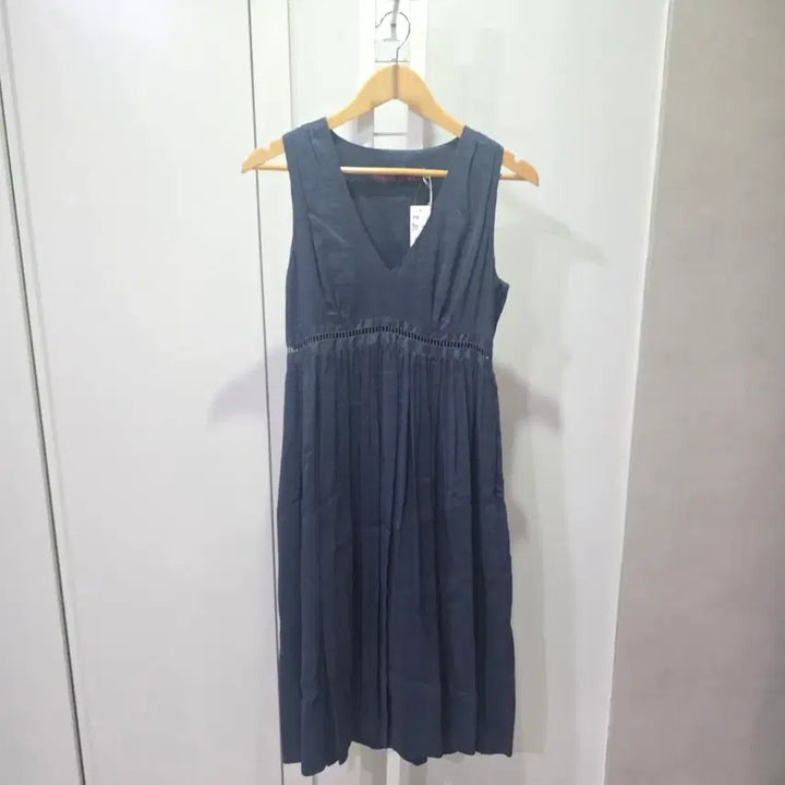 [BUNJANG] Martin Grant Sleeveless V-Neck Pleated Dress Navy / MARTIN GRANT민소매 브이넥 플리츠 원피스 네이비