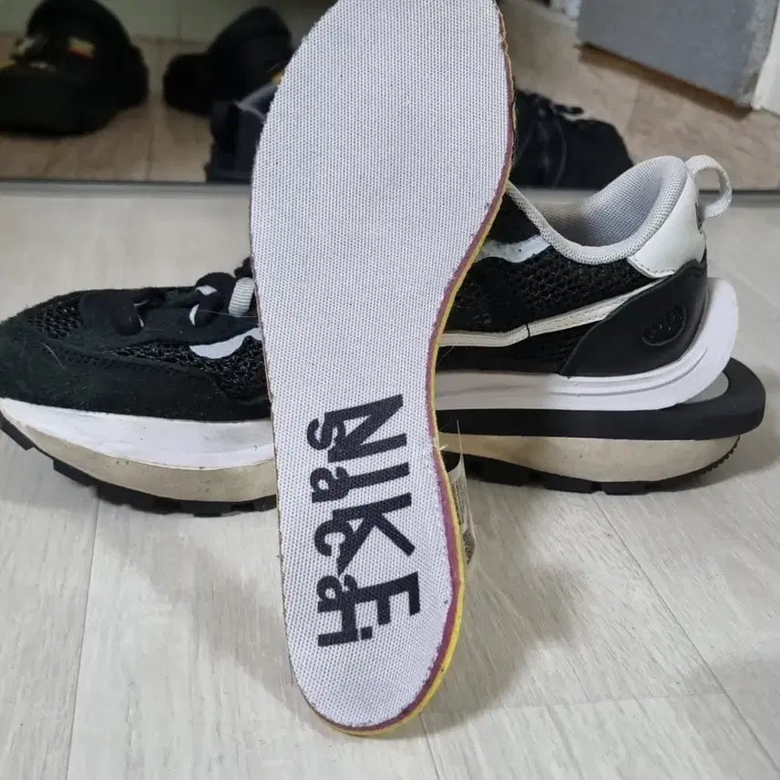 [BUNJANG] Nike x Sacai Vaporwaffle Black and White / 나이키 사카이 베이퍼와플 블랙엔화이트