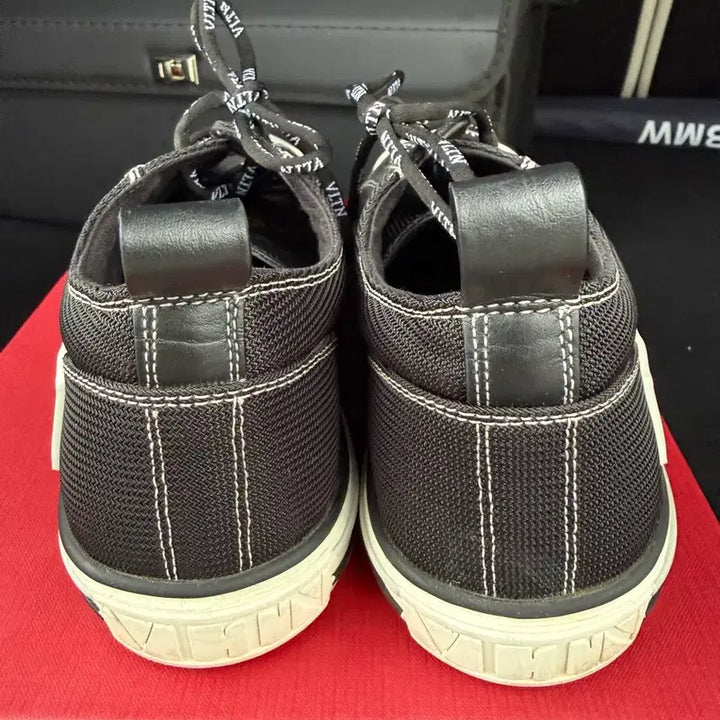[BUNJANG] Valentino VLTN Logo Sneakers / 발렌티노 VLTN 블랙 스니커즈