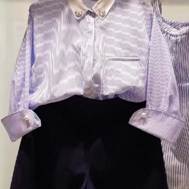 [BUNJANG] DEWL Jewel Collar Blouse / 듀엘 카라 큐빅 블라우스