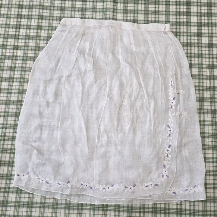 [BUNJANG] White Ramie Wrap Skirt Floral Embroidery / 6ㅡ모시 랩 스커트  ㅡ허리ㅡ34