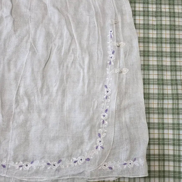 [BUNJANG] White Ramie Wrap Skirt Floral Embroidery / 6ㅡ모시 랩 스커트  ㅡ허리ㅡ34