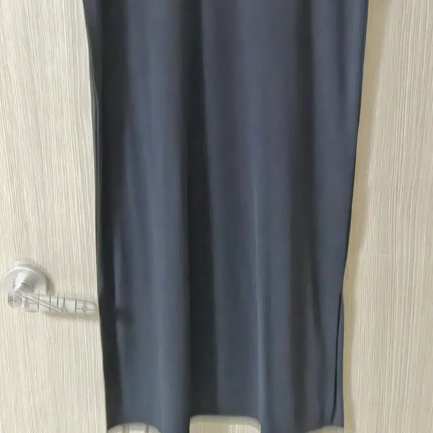 [SOLD OUT] 블랙 브이넥 롱 원피스66~77