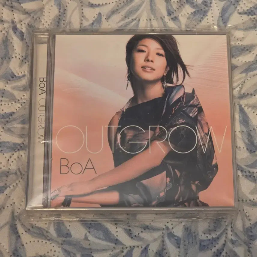 [BUNJANG] BoA OUTGROW Limited Edition CD+DVD Used / 보아 Boa OUTGROW 최회한정반 CD DVD 중고