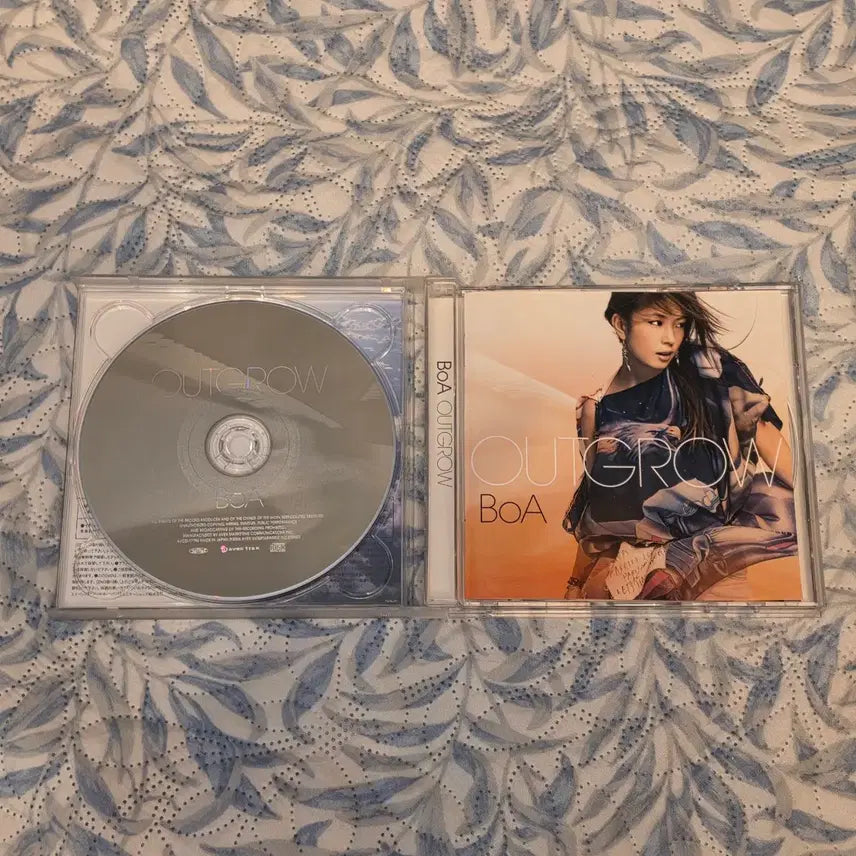 [BUNJANG] BoA OUTGROW Limited Edition CD+DVD Used / 보아 Boa OUTGROW 최회한정반 CD DVD 중고