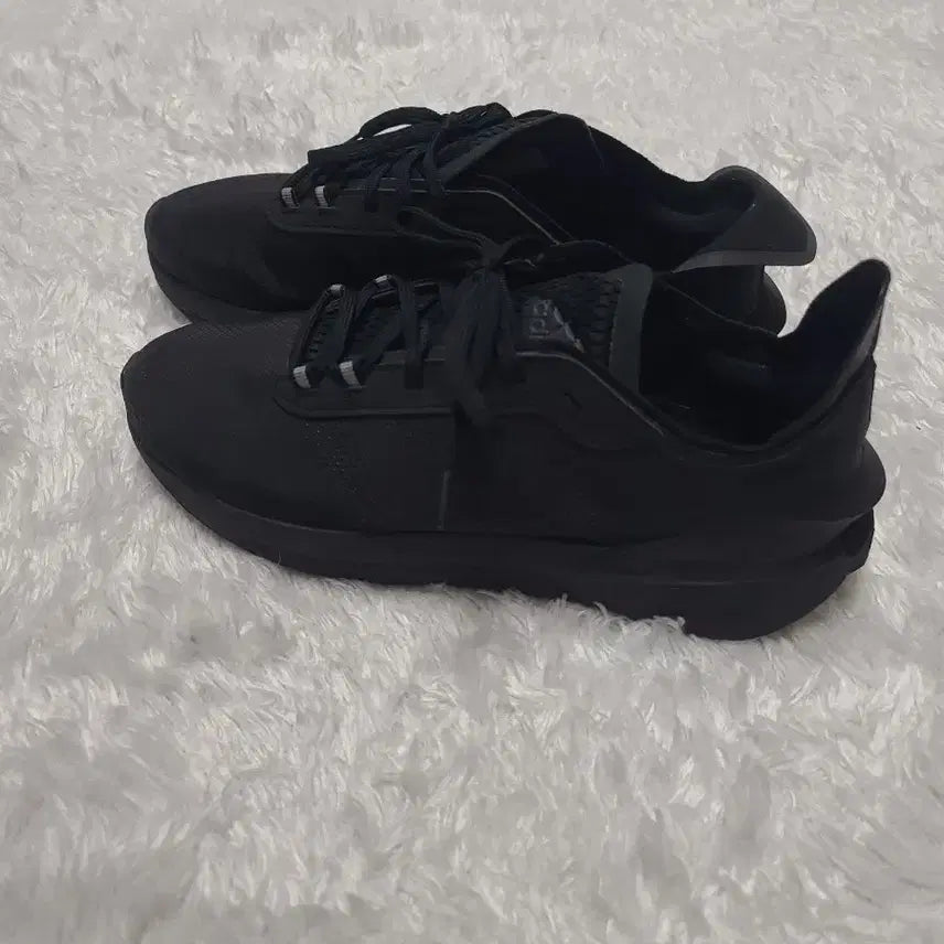[BUNJANG] Adidas Adilette Clogs Core Black Carbon 275mm / 아디다스 에어브린 코어 블랙 카본 275mm