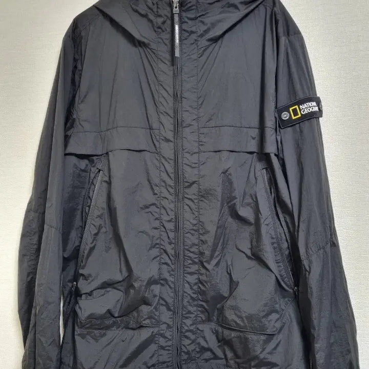 [BUNJANG] National Geographic Black Hooded Windbreaker XL / XL)내셔널지오그래픽 블랙 후드 바람막이