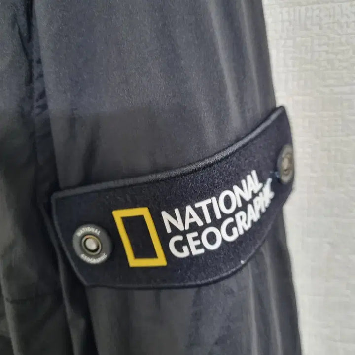[BUNJANG] National Geographic Black Hooded Windbreaker XL / XL)내셔널지오그래픽 블랙 후드 바람막이