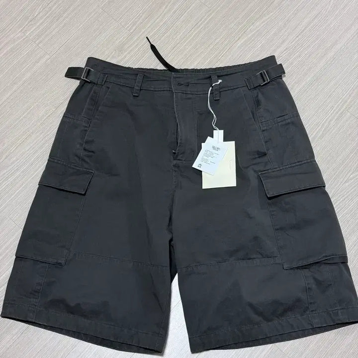 [SOLD OUT] [4] 새제품 폴리테루 빅카고 팬츠 반바지 차콜브라운