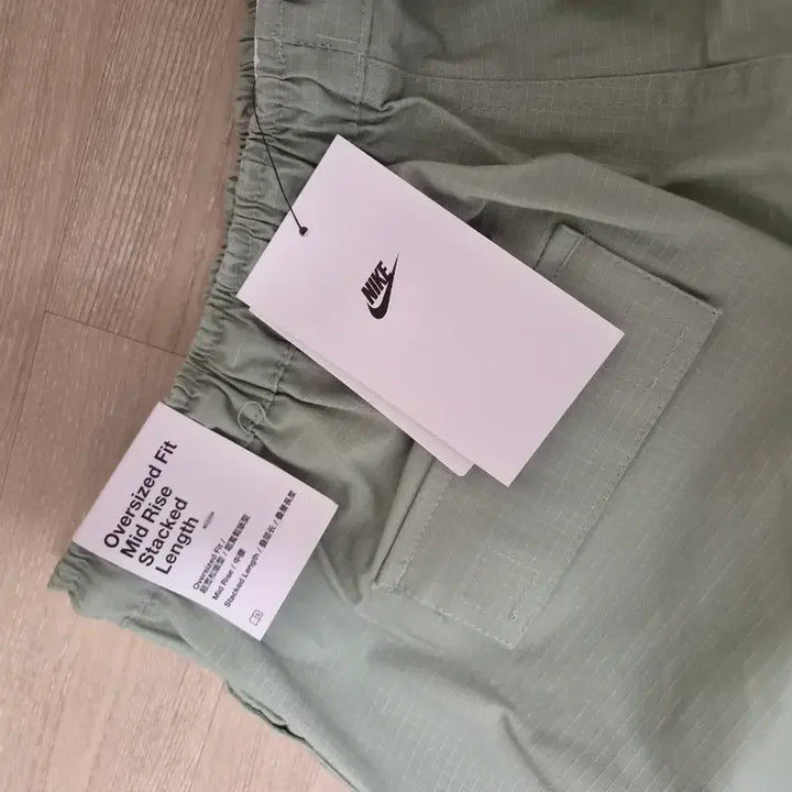 [BUNJANG] Nike Oversized Mid-Rise Cargo Pants - Mint (Women&