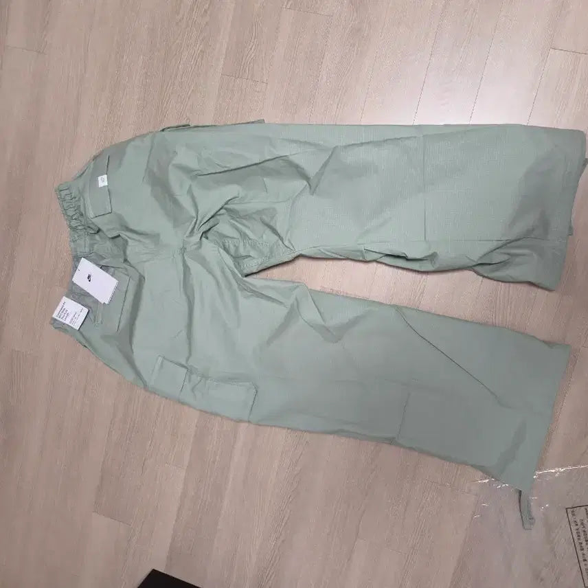 [BUNJANG] Nike Oversized Mid-Rise Cargo Pants - Mint (Women&