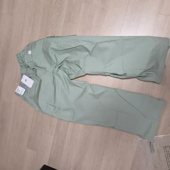 [BUNJANG] Nike Oversized Mid-Rise Cargo Pants - Mint (Women&