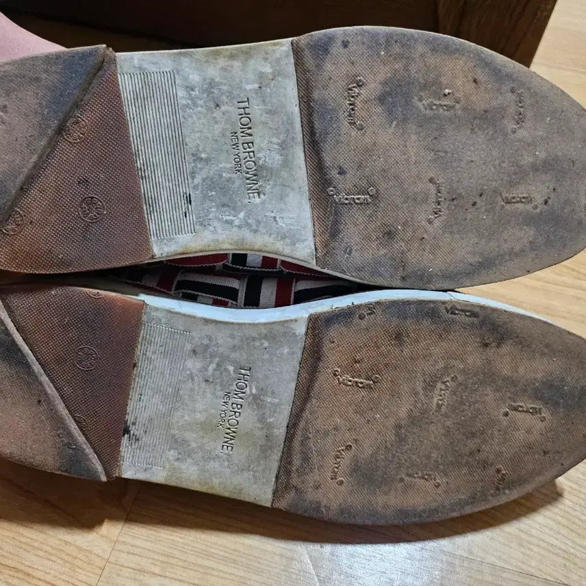 [BUNJANG] Thom Browne Tricolor Taping Sneakers / 톰브라운 삼선 테이핑 스니커즈