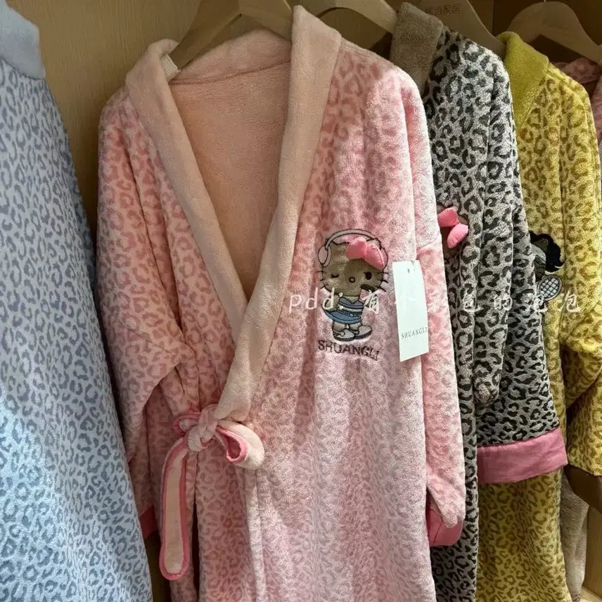 [BUNJANG] Sanrio Hello Kitty Leopard Sleep Robe / Shower Gown / 헬로키티 산리오 캐릭터 레오파드 수면 가운 샤워가운