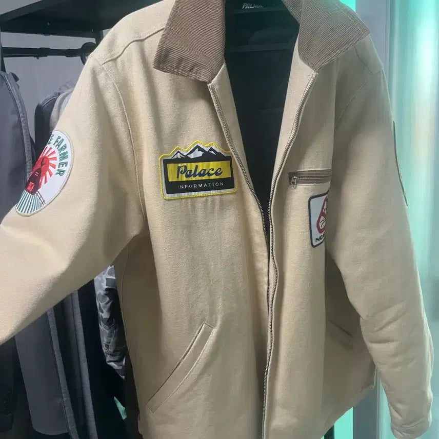 [BUNJANG] Palace Badge Work Jacket Sand L / 팔라스 배지 워크 자켓 샌드 L