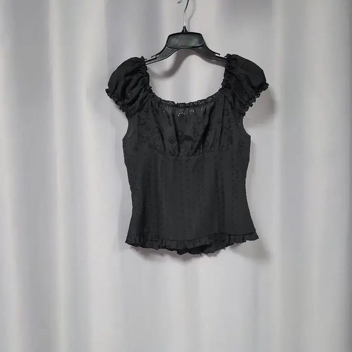 [BUNJANG] Eyelet Cap Sleeve Blouse / 아일렛 캡소매 블라우스