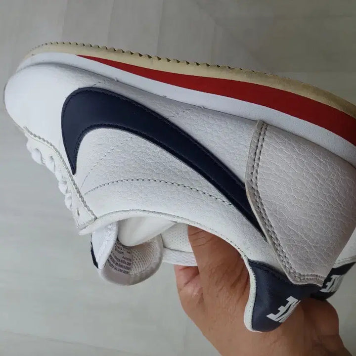 [BUNJANG] Nike Cortez White/Black/Red Sneakers 260mm / 나이키 코르테즈 흰색/블랙/레드 260mm