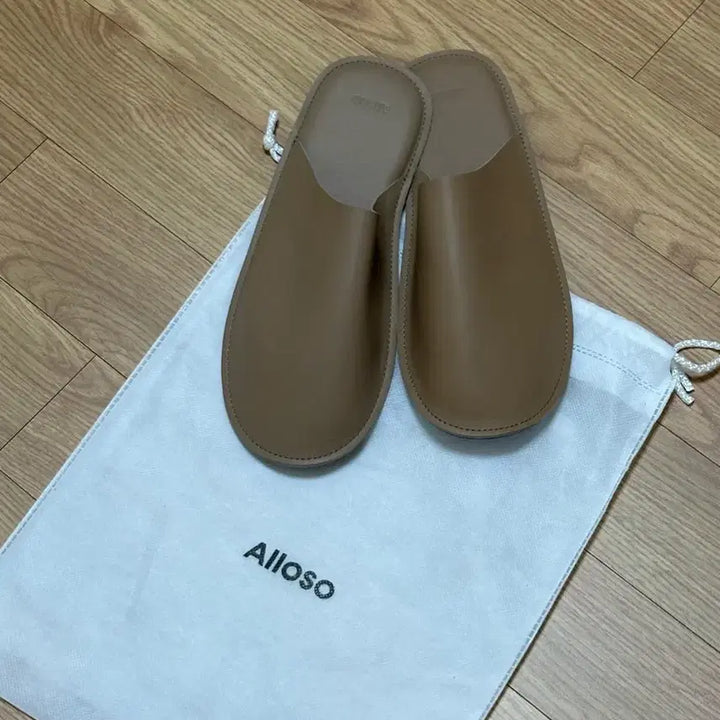[BUNJANG] Aloso Leather Room Slippers / 알로소 룸슬리퍼:)