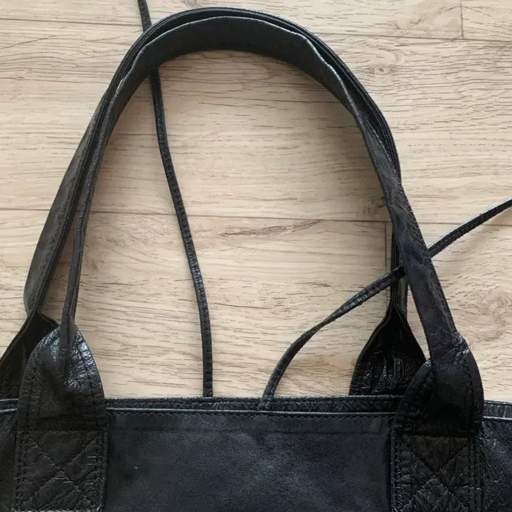 [BUNJANG] H by Ekatrina New York Leather Feather Bag / H by Ekatrina newyork 에이치바이 뉴욕 가죽 깃털가방