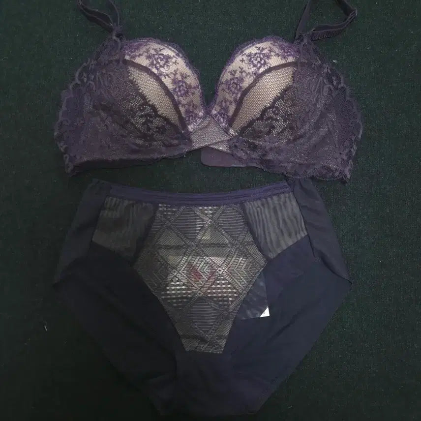 [BUNJANG] Victoria Studio Push-up Mold Bra Panty Set 3-Piece / 75c빅토리아스튜디오 푸시업 몰드 브라팬티 3세트 / 25,000원