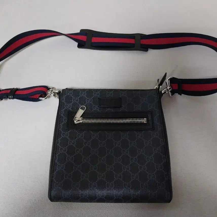 [BUNJANG] Gucci GG Supreme Canvas Messenger Bag Small / 구찌 GG수프림 캔버스 메신저백(10회이내사용)