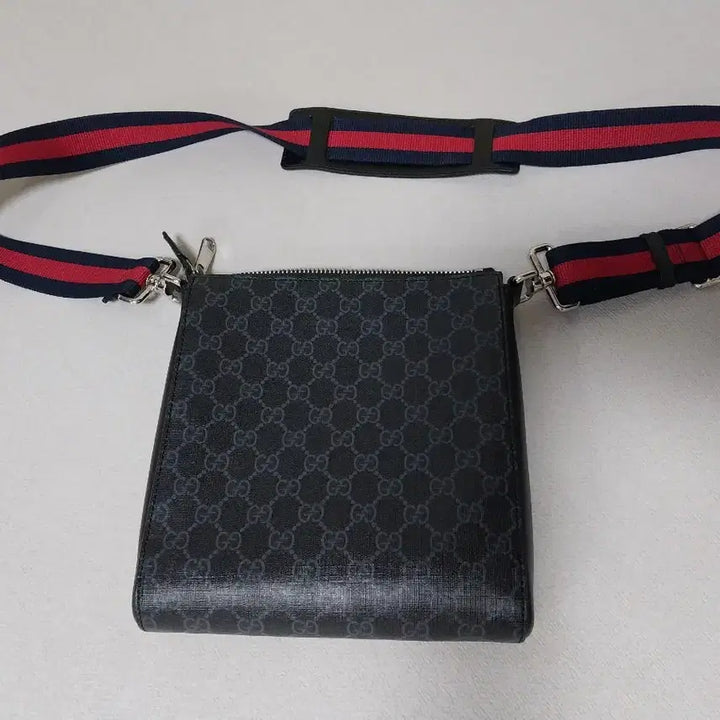 [BUNJANG] Gucci GG Supreme Canvas Messenger Bag Small / 구찌 GG수프림 캔버스 메신저백(10회이내사용)