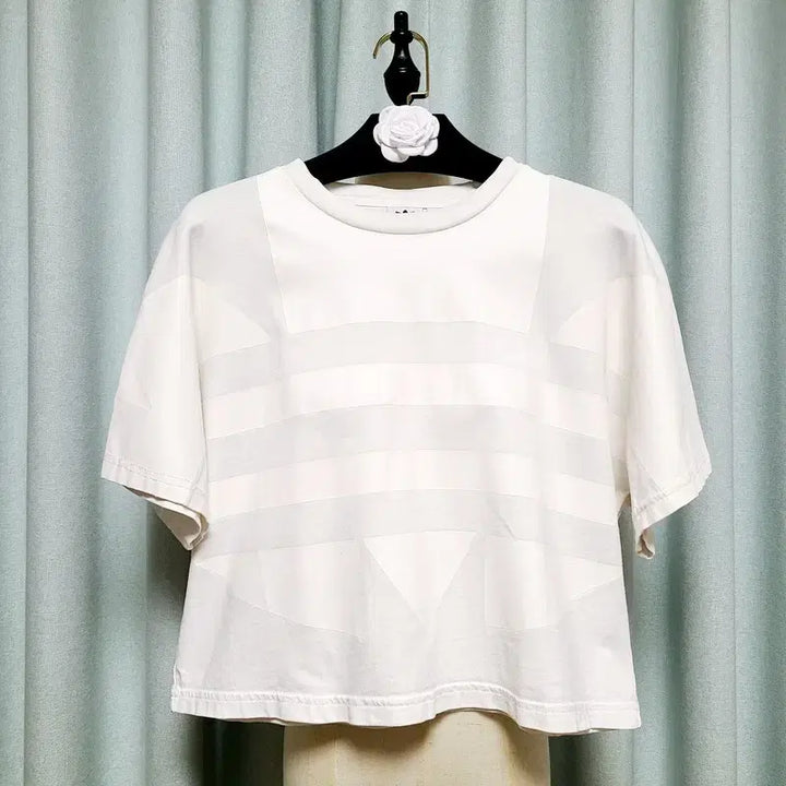 [BUNJANG] Adidas Big Logo Cropped T-Shirt / 아디다스 빅로고 크롭 티셔츠