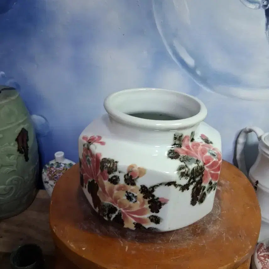 [BUNJANG] Seokdam Pottery 8-Angle Peony Porcelain Vase by Master Choi Byung-deok / 목단문 도자기