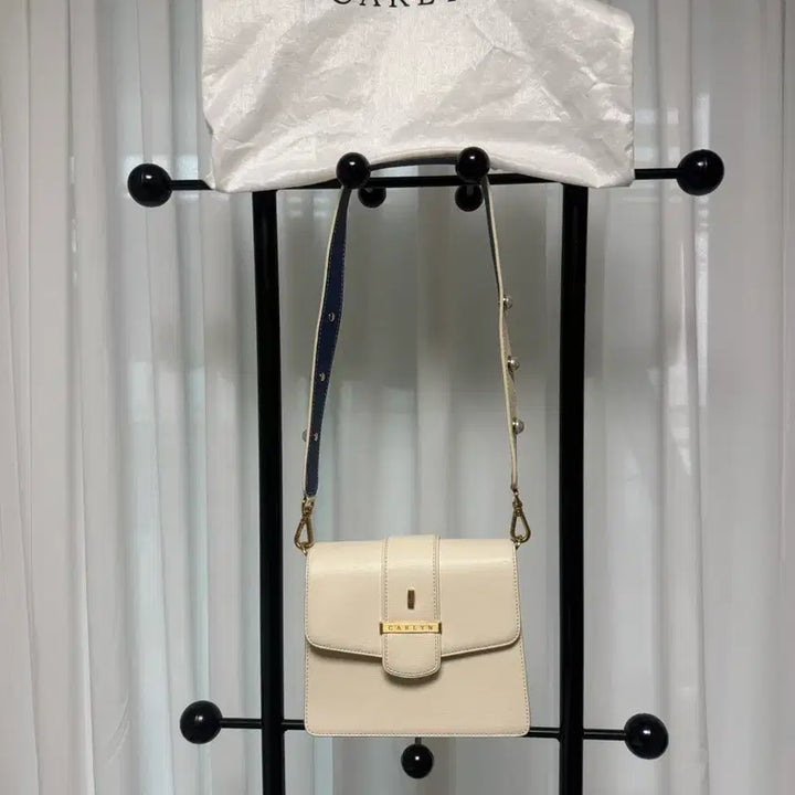 [BUNJANG] Carlyn Pearl Shoulder Bag / 칼린 진주 백