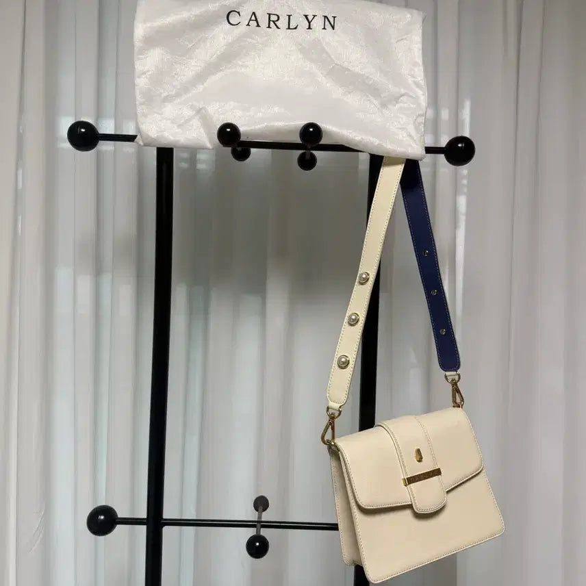 [BUNJANG] Carlyn Pearl Shoulder Bag / 칼린 진주 백