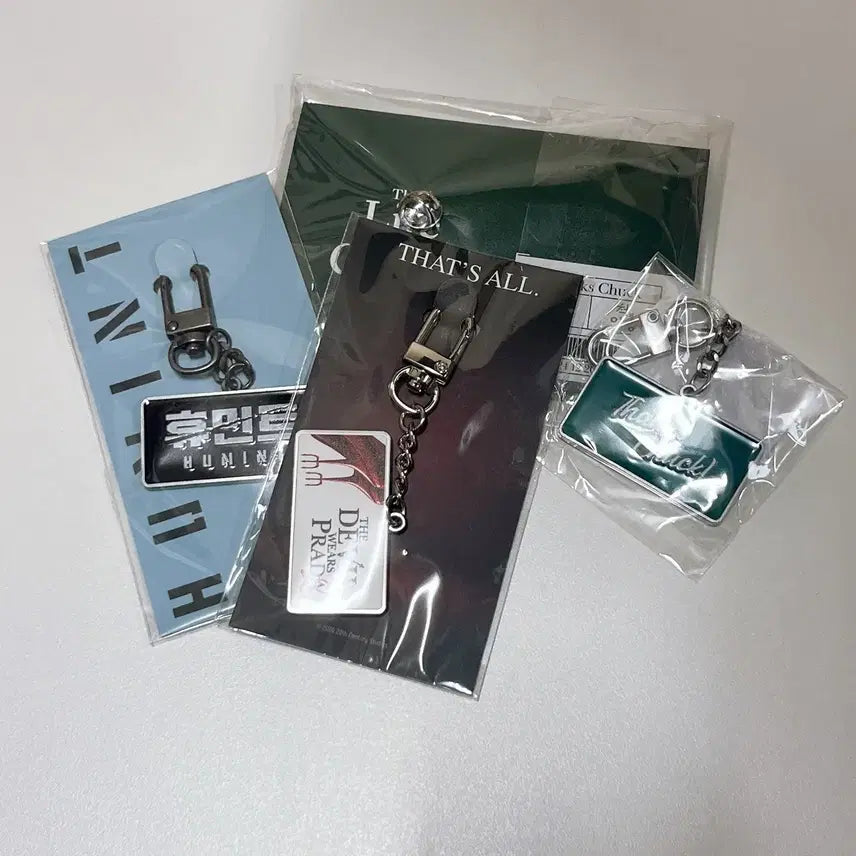 [BUNJANG] Movie Title Brooch &amp; Pin Set / 영화 뱃지, 무비타이틀 판매