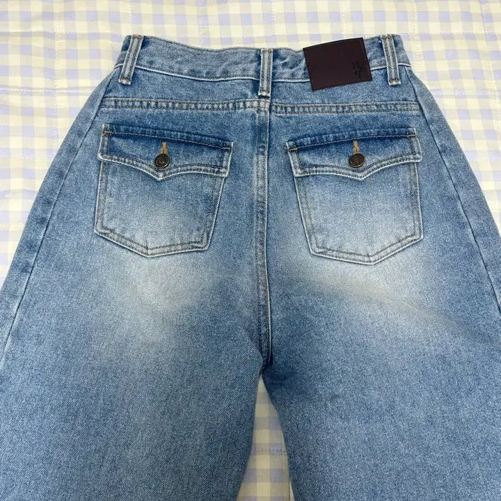 [BUNJANG] Hinique Mid-Wash Wide Leg Back Pocket Denim Pants (Size S) / 에이블리 연청 와이드 뒷포켓 데님 팬츠 s