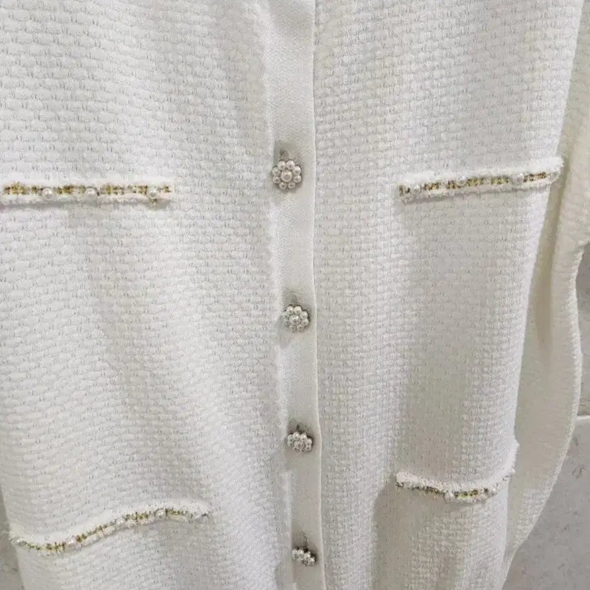 [BUNJANG] Beaded Knit Sweater - Free Size / 비즈 보석 니트