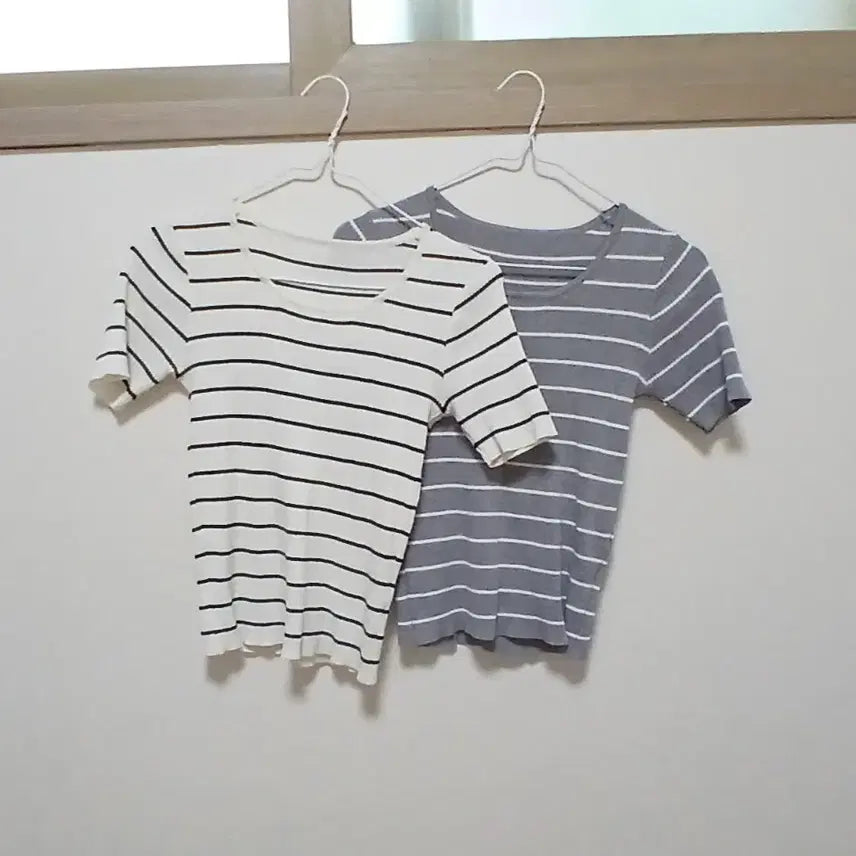 [BUNJANG] Striped Short Sleeve T-Shirts (Set of 2) / (2개 세트) 여자 스트라이프 반팔티
