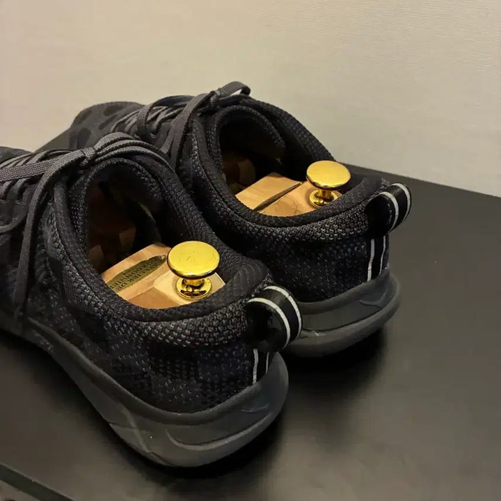 [BUNJANG] Hoka One One x Engineered Garments Hopara 2 Sneakers / 호카오네오네 x 엔지니어드가먼츠 / 후파나2 / 280