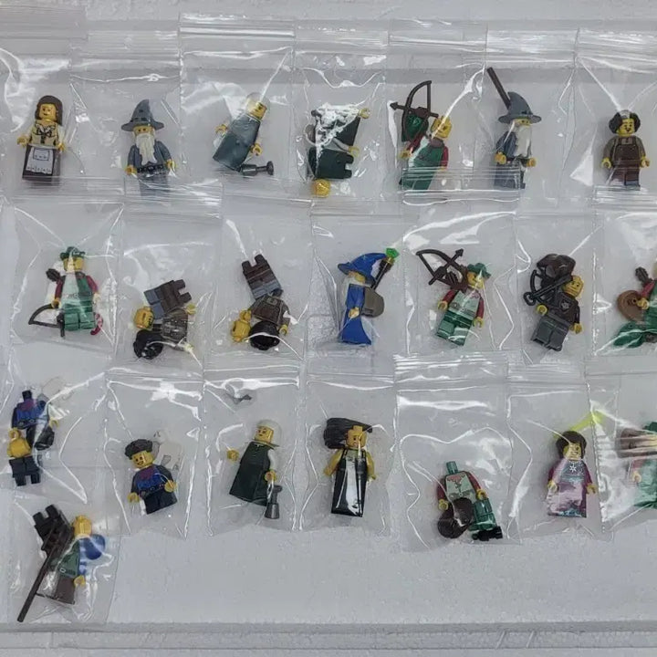 [BUNJANG] LEGO Castle Themed Minifigures Bundle Set (29 pcs) / 레고 캐슬 테마 미니피규어 29개 일괄 팝니다