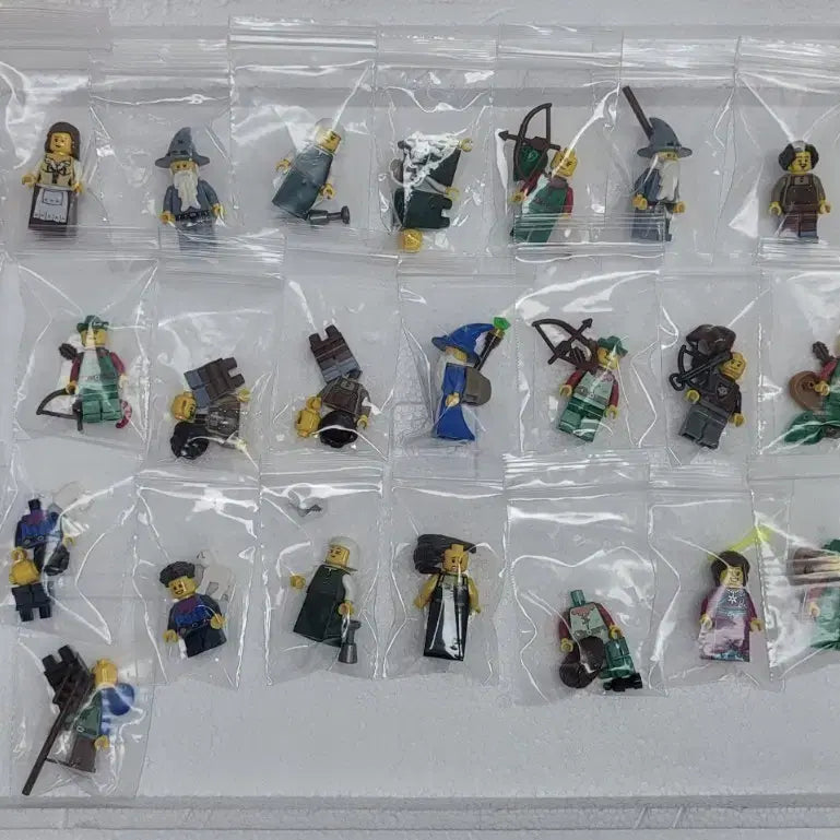 [BUNJANG] LEGO Castle Themed Minifigures Bundle Set (29 pcs) / 레고 캐슬 테마 미니피규어 29개 일괄 팝니다