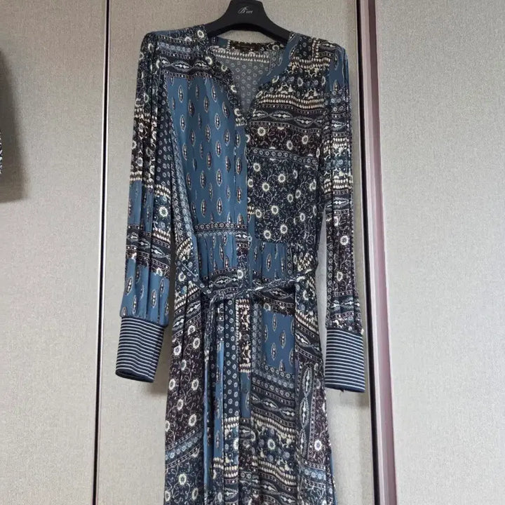[BUNJANG] Thursday Island Paisley Pattern Long Dress / 써스데이아일랜드