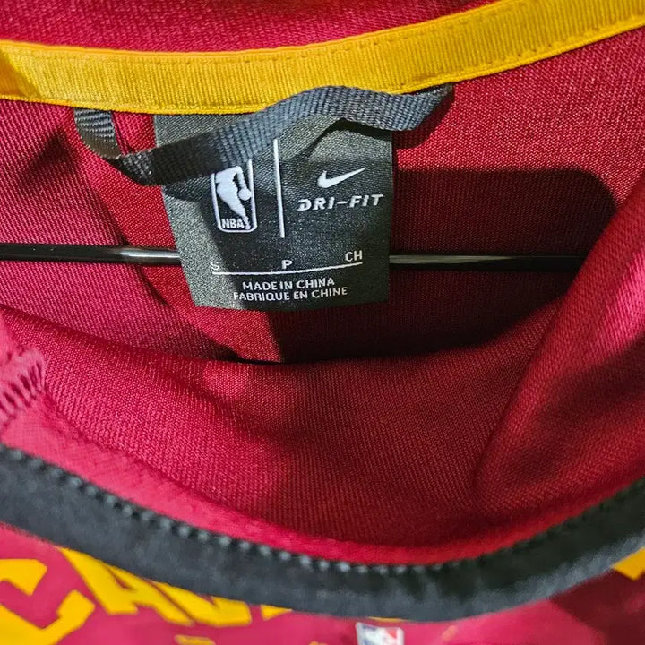[BUNJANG] Nike Cleveland Cavaliers Burgundy Hoodie / 나이키 클리블랜드 캐벌리어스 후드티 버건디