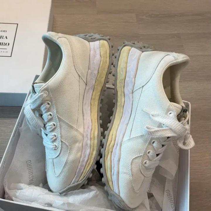 [BUNJANG] Mihara Yasuhiro Larry Canvas White Domestic Edition Size 44 / 미하라야스히로 래리 캔버스 화이트 매장판 44