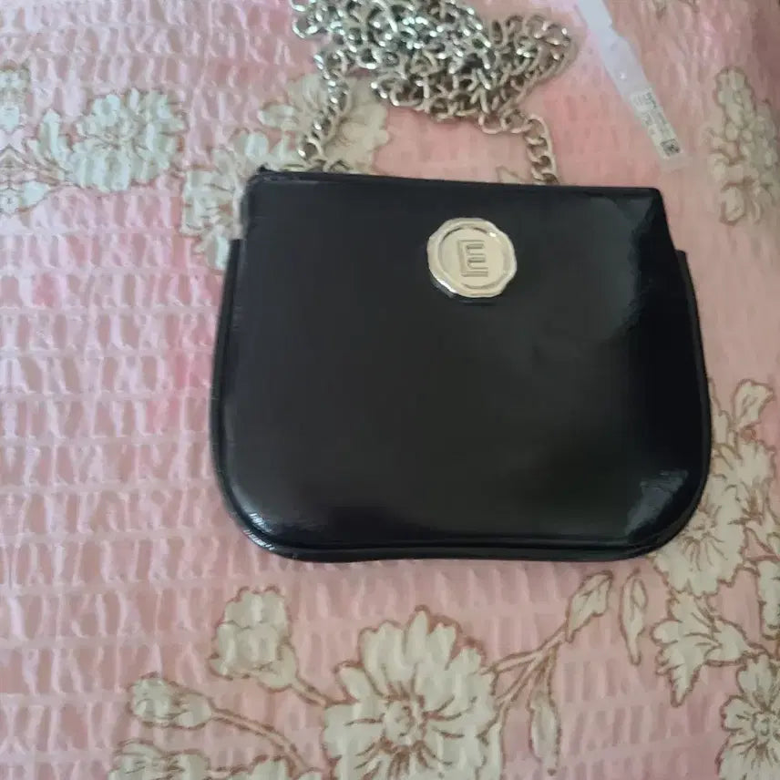 [BUNJANG] Black Enamel Chain Mini Bag / 블랙 에나멜 체인 미니백