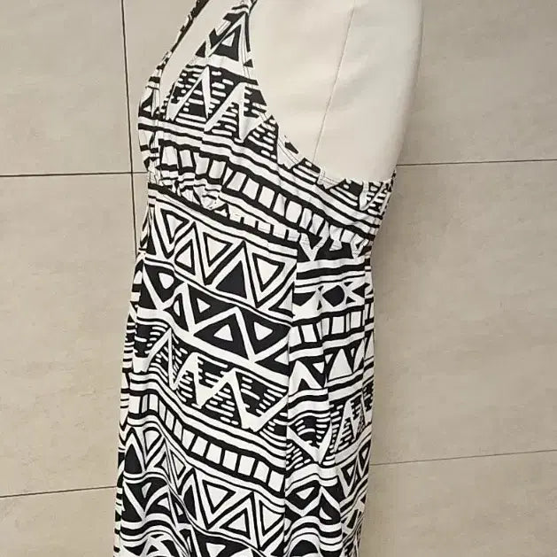 [BUNJANG] Patterned Sleeveless Rash Guard Mini Dress with Lace Straps / 패턴 민소매 레이스끈 래쉬가드겸 미니 원피스
