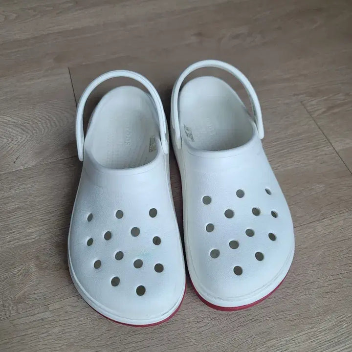 [BUNJANG] Crocs M9/W11 270mm White Clogs / 크록스 M9/W11 270mm