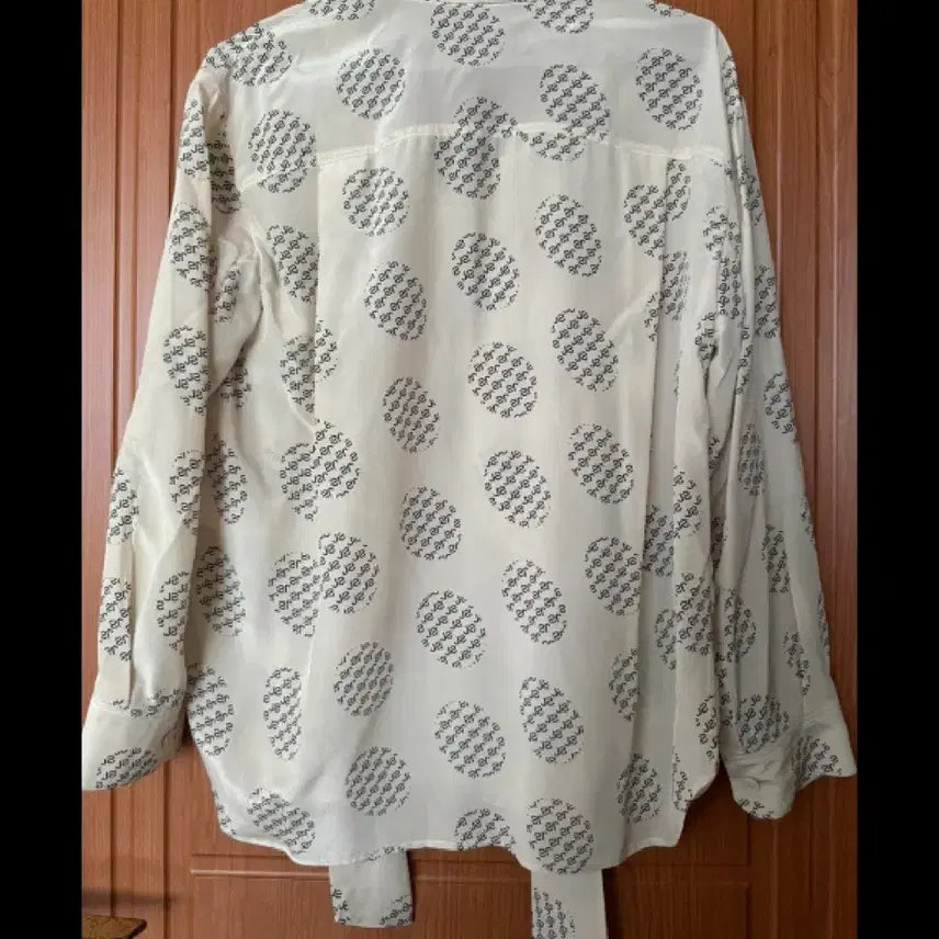 [SOLD OUT] 질스튜어트 실크 100% 블라우스