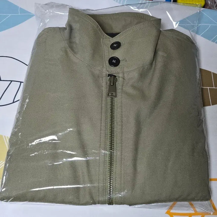 [BUNJANG] AMI Khaki Cotton Blend Harrington Bomber Jacket (Size S) / 아미(AMI) 카키 코튼 혼방 바라쿠타 봄버 자켓 S