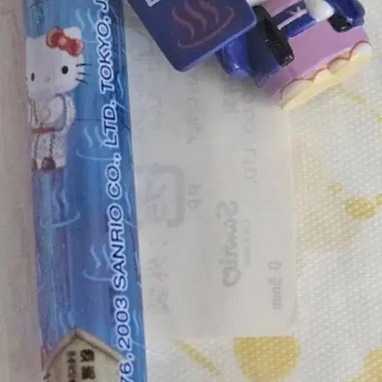 [BUNJANG] Hello Kitty Vintage Pen &amp; Mechanical Pencil Set (Hot Spring Kitty Strap Keychain) / (급처)헬로키티 고전펜 샤프 키티 온천 스트랩 키링