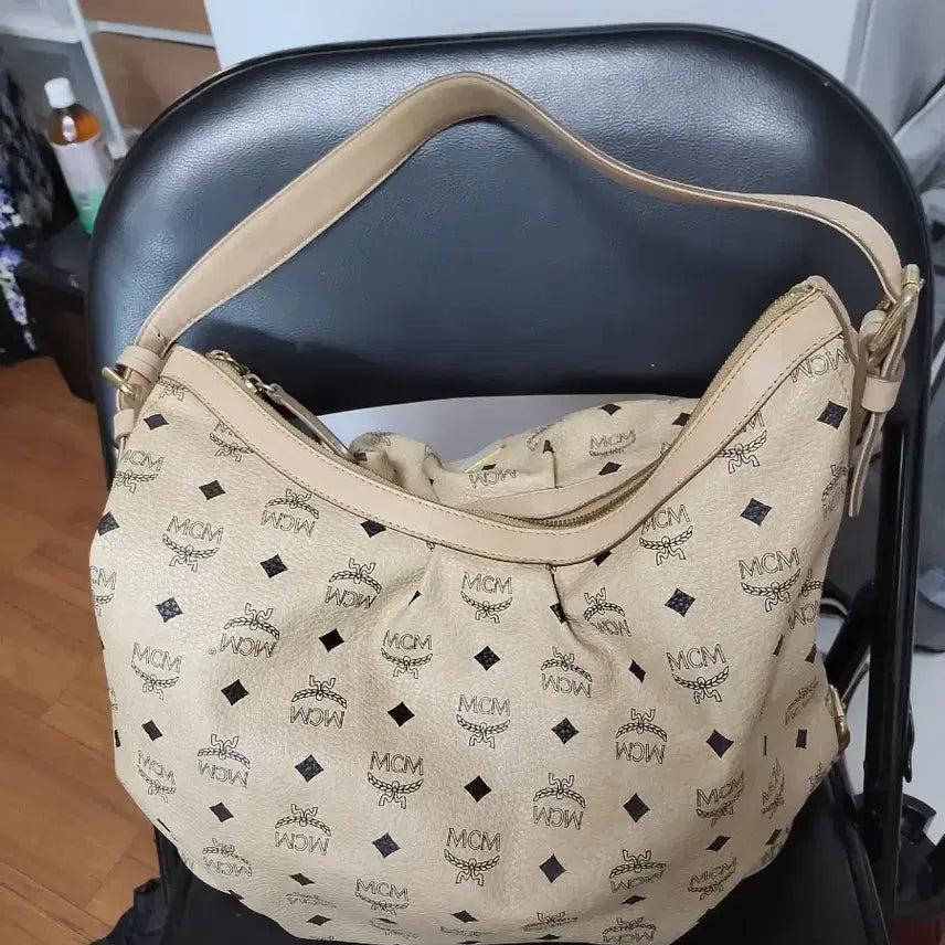[BUNJANG] MCM Leather Shoulder Bag / 엠씨엠 가방 성주택 있어요