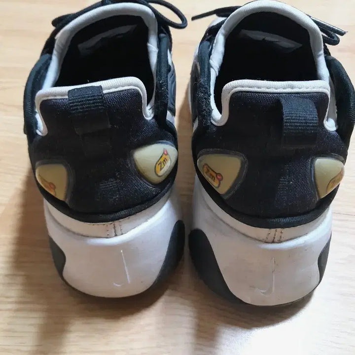 [BUNJANG] Nike Zoom 2K White/Black Sneakers Size 235 / 나이키 줌 2K 흰검 운동화 235
